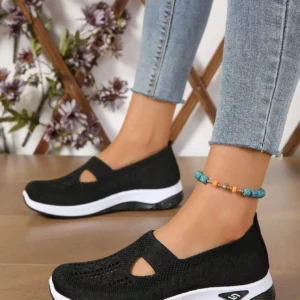 Women's Solid Color Breathable Sneakers, Soft Sole Lightweight Slip On Walking Shoes, Low-top Knitted Casual Shoes