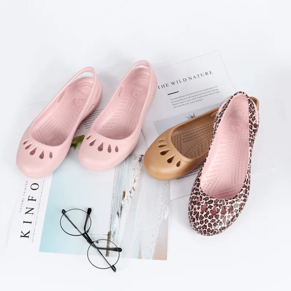 Certified Satihu Summer New Lightweight Anti Slip Hole Shoes Clog For Women's Flat Bottom Sandals Nurse Outdoor Beach Jelly - Image 2