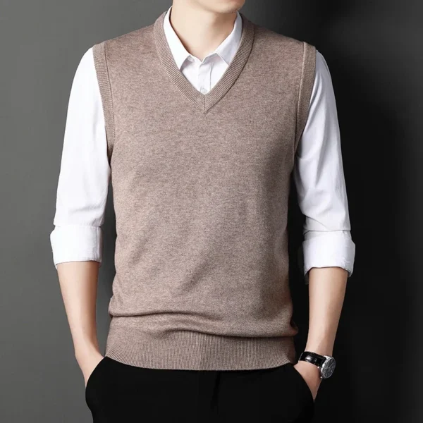 Men's Solid Color Sweater Vest Casual Fashion Warm Top - Image 2