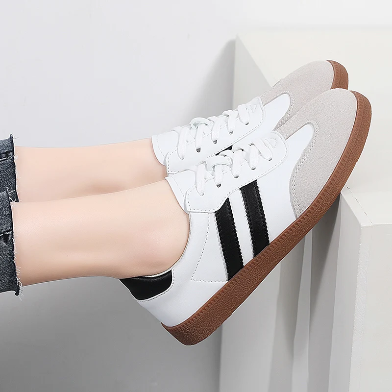 Women Shoes Fashion Casual Flats Vulcanize Shoes Ladies Outdoor Walking Sneakers Women Comfortable Classical Shoes Black White - Image 3