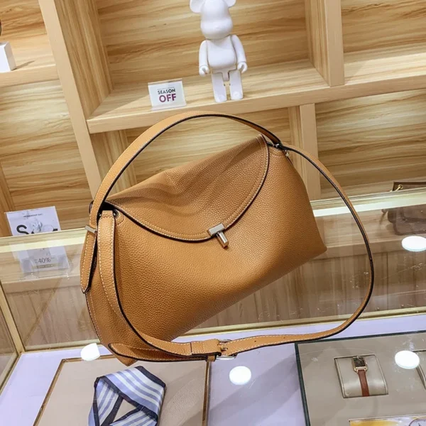 Niche Brand Women's 2024 New Single Shoulder Pillow Bag Lychee Pattern Soft Leather Commuter Bag Large Capacity Handbag