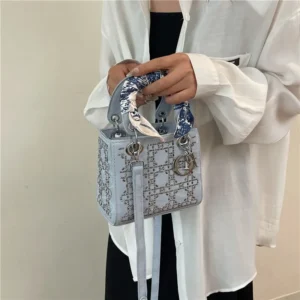 2024 New Mini Princess Diana Diamond-Encrusted Diamond Small Fragrance Bag - Fashion Texture Versatile Portable Messenger Bag