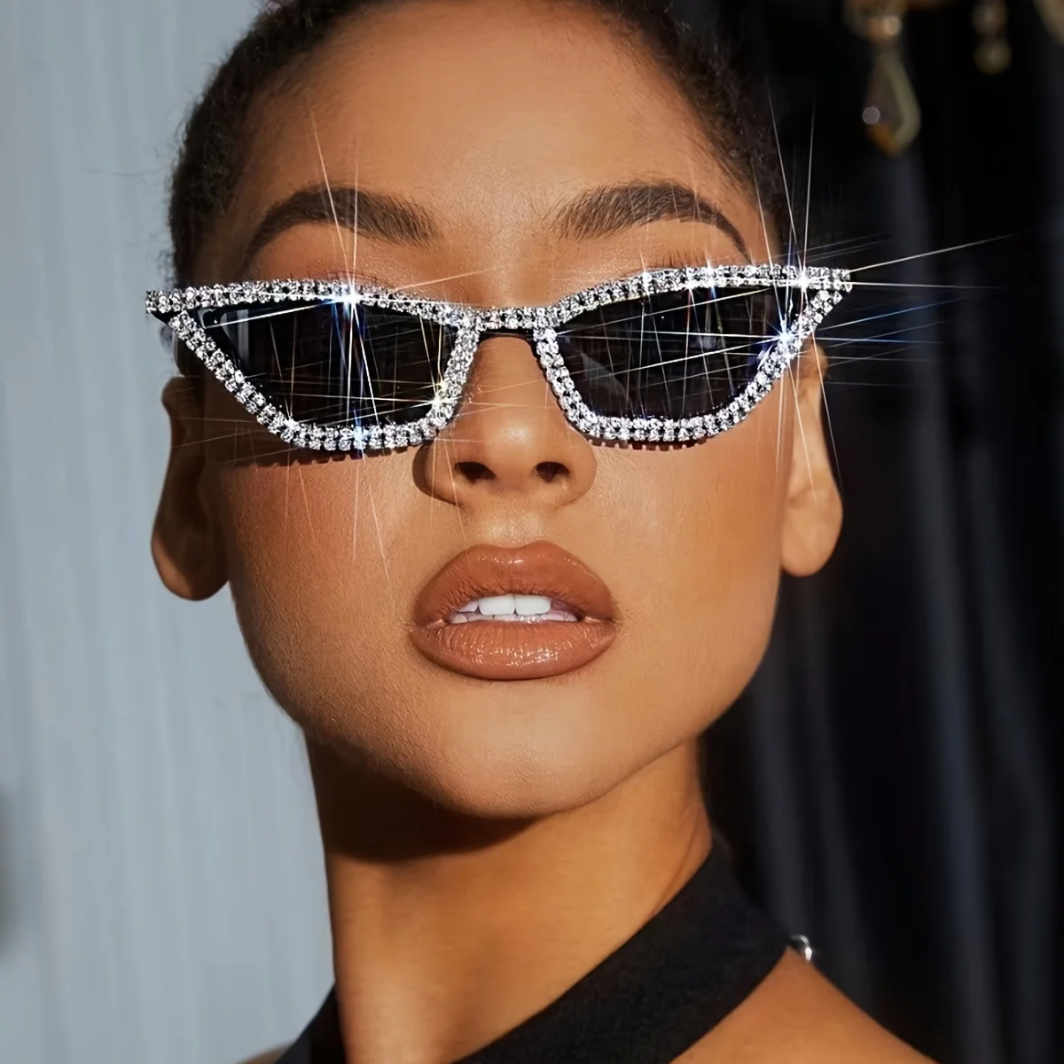 Rhinestone Cat-Eye Party Sunglasses – Glamorous Eyewear for Women, Perfect for Bar, Festival & Night Out Looks