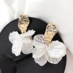Korean White Shell Flower Drop Earrings with Zircon Crystals - Image 6